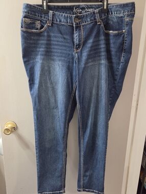 Ariya Women's Classic Blue Stretch Denim Straight Leg Jeans  Sz 18